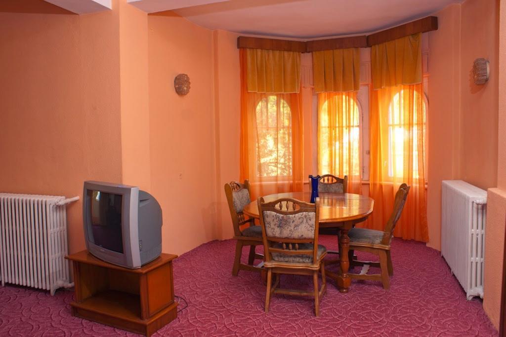 Hotel Cerna Băile Herculane Zimmer foto