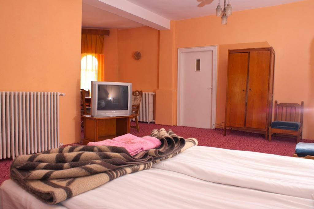 Hotel Cerna Băile Herculane Zimmer foto